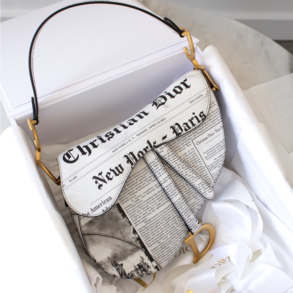 Rare Christian Dior 2024 Newspaper Print White Black Calfskin Saddle Bag - Picture 1 of 16